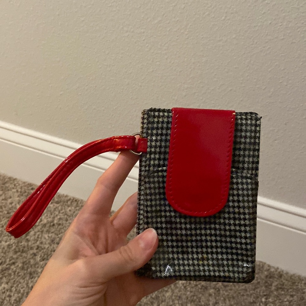 Checkered wristlet wallet